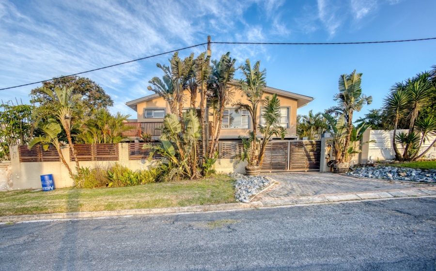 5 Bedroom Property for Sale in Gonubie Eastern Cape